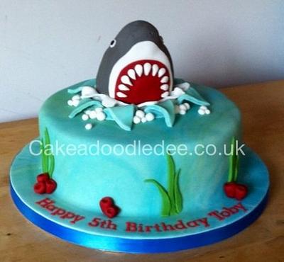 Shark cake - Cake by Cakeadoodledee
