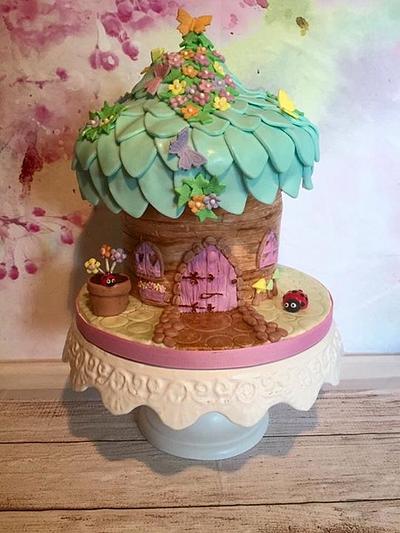 Little Fairy House - Cake by Bagahu's Buttercream & More