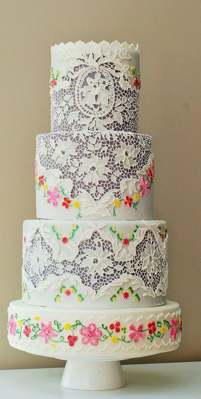 Wedding Cake Inspired by a vintage lace and embrodeiry - Cake by Albena