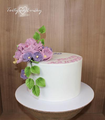 Purple flowers  - Cake by Cakes by Evička