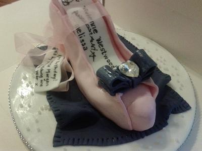 Shoe Cake :) - Cake by Little Lovebirds Cakes