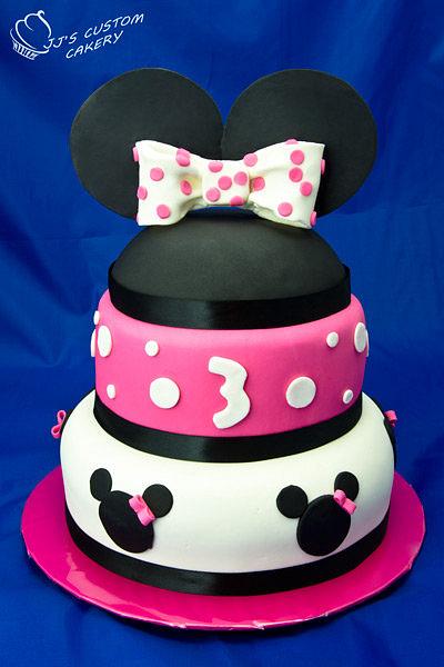 Minnie Mouse Cake - Cake by Jenn