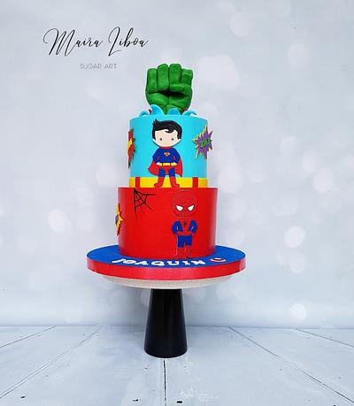 Avengers - Cake by Maira Liboa