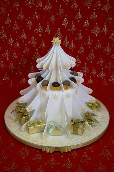 White Christmas - Cake by Mandy's Sugarcraft