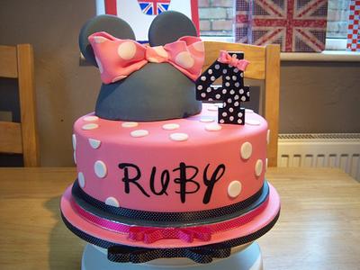 Minnie mouse - Cake by Gemma Coupland