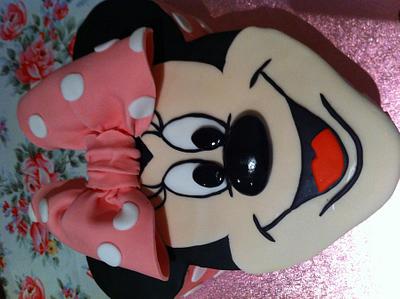 Minnie Mouse - Cake by MrsBerryCakes