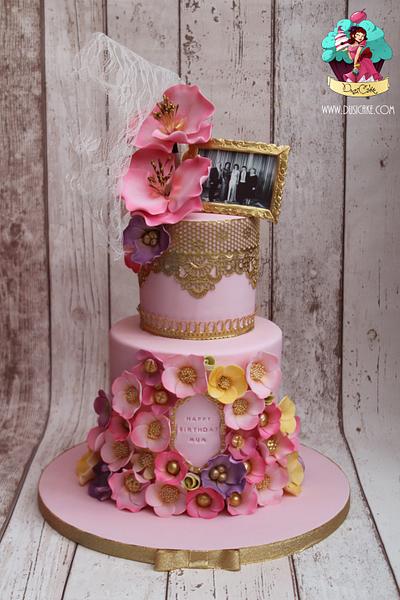 Pink, girly, flowers and lace xx - Cake by DusiCake