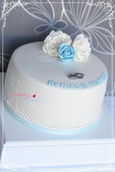 brides cake with edible lace - Cake by Emmy 