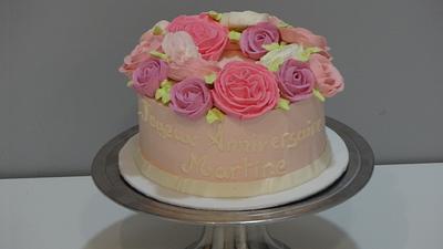 Buttercream flower cake - Cake by Nans Bakery 