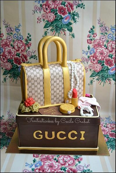Gucci Fashion Cake - Cake by Cecile Crabot