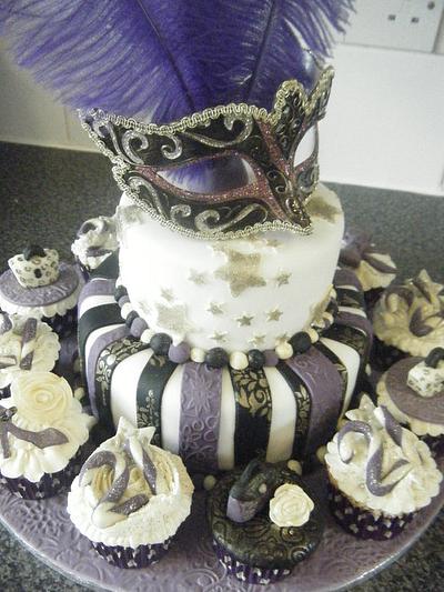 masquerade and feathers cake - Cake by nicolascakes