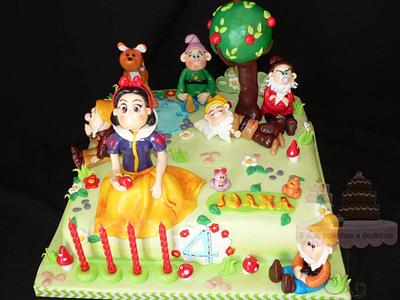 snow white cake - Cake by BBD