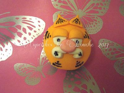 Garfield the cat cupcake - Cake by Cupcakes la louche wedding & novelty cakes
