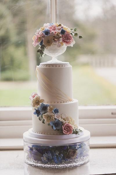 Classical Music Wedding Cake - Cake by Emma Waddington - Gifted Heart Cakes