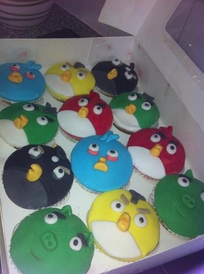 angry birds cupcakes - Cake by Witty Cakes