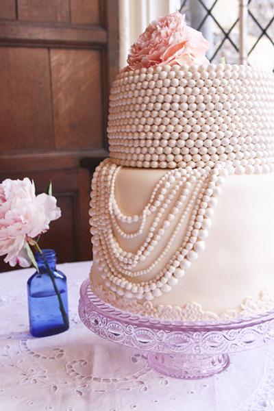 Strings of vintage pearls - Cake by Sugar&Lace Cake Company