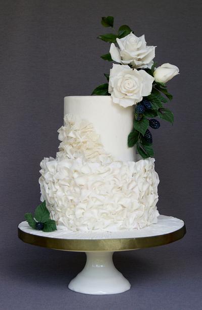 White ruffles and roses - Cake by Katarzynka