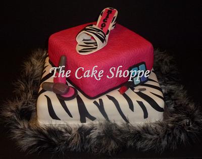Make-up and high heel cake  - Cake by THE CAKE SHOPPE