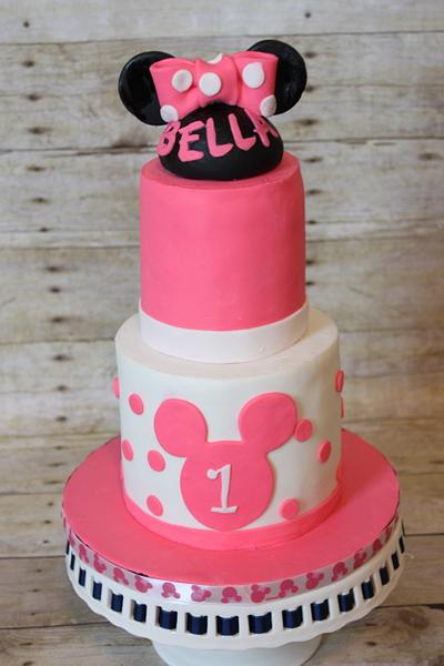 Simple Minnie smash cake  - Cake by Not Your Ordinary Cakes