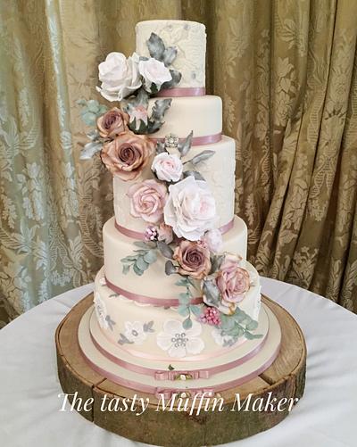 Vintage roses wedding cake  - Cake by Andrea 