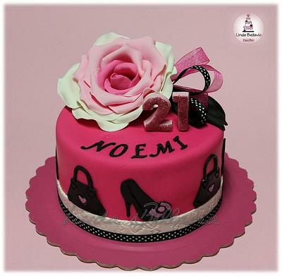 ROMANTIC CAKE - Cake by Linda Bellavia Cake Art