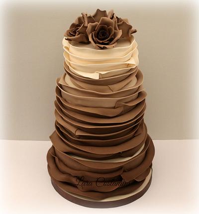 Simply brown.... - Cake by Lara Costantini