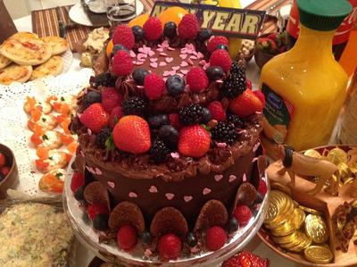 Berries with chocolate  - Cake by Malika