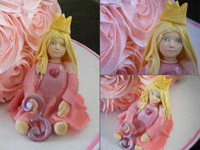 Princess Birthday - Cake by Valley Kool Cakes (well half of it~Tara)