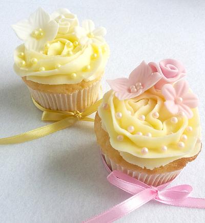 Floral Pastel Cupcakes - Cake by miettes