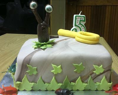 Slugs & bugs - Cake by EzTopperz by Jessica