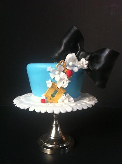 Alice - Cake by Stevi Auble
