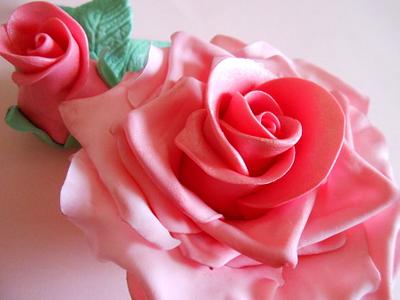 pink roses - Cake by Paola Manera- Penny Sue