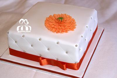 Gerbera elegant cake - Cake by Bolinhos Bons, Artisan Cake Design (by Joana Santos)