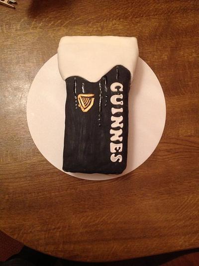 Guinnes - Cake by Samantha