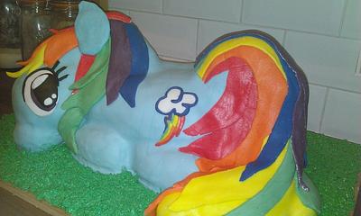 Rainbow Dash - Cake by Little monsters Bakery