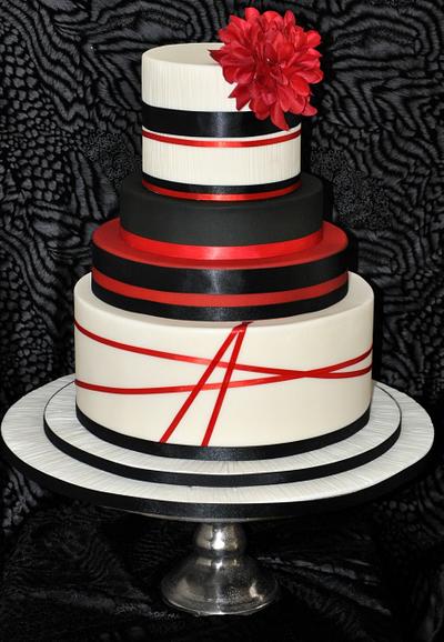 Modern black and white wedding cake - Cake by Icing to Slicing