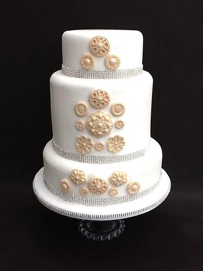 Vintage Buttons Wedding Cake - Cake by lorraine mcgarry