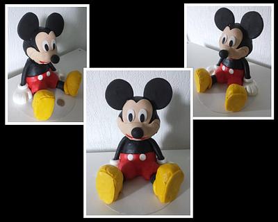 Super Micky Mouse, 35 cm - Cake by Biby's Bakery