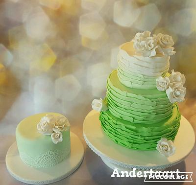 Green wedding ruffels and matching mother of the bride 's cake gluten free  - Cake by Anneke van Dam