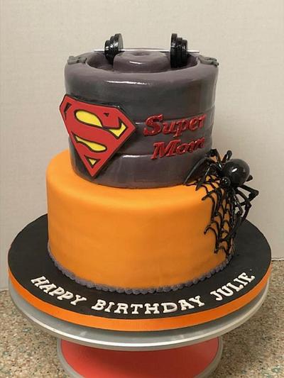 Halloween supermom cake - Cake by Patricia M