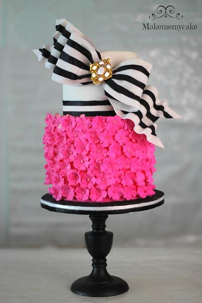 Super Bow with super Pink cake - Cake by Eva Salazar 