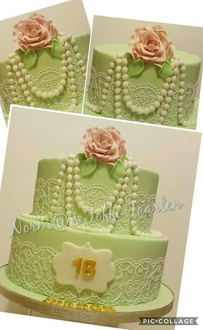 Vintage Pearl & Lace  - Cake by NormaToffeTaarten