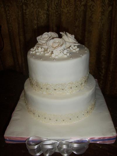 2 tier wedding cake - Cake by Li'l Cakes and More