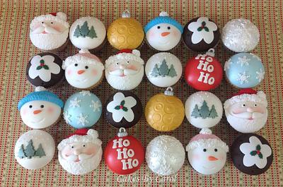 Christmas Cupcakes - Cake by Carol
