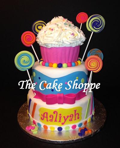 Candy themed cake - Cake by THE CAKE SHOPPE
