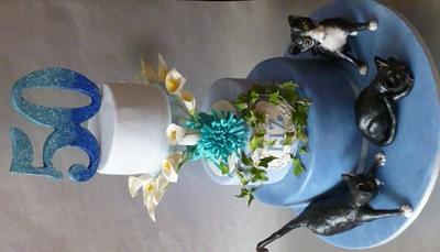 Cats, calla lily and blue - Cake by Essentially Cakes