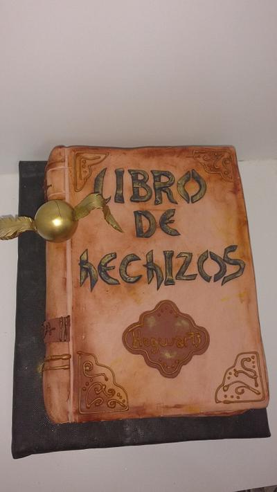 Libro de hechizos - Cake by Eliss Coll