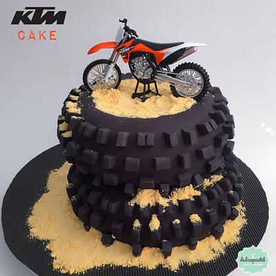 Torta Moto KTM - KTM Motorcycle Cake - Cake by Dulcepastel.com