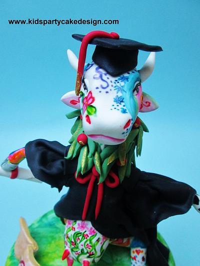 The graduated cow - Cake by Maria  Teresa Perez
