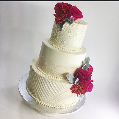 Romantic Buttercream - Cake by Sweet Traders